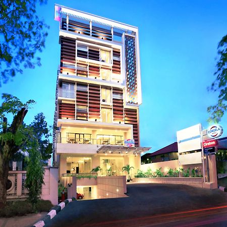 Cordela Hotel Чиребон Экстерьер фото