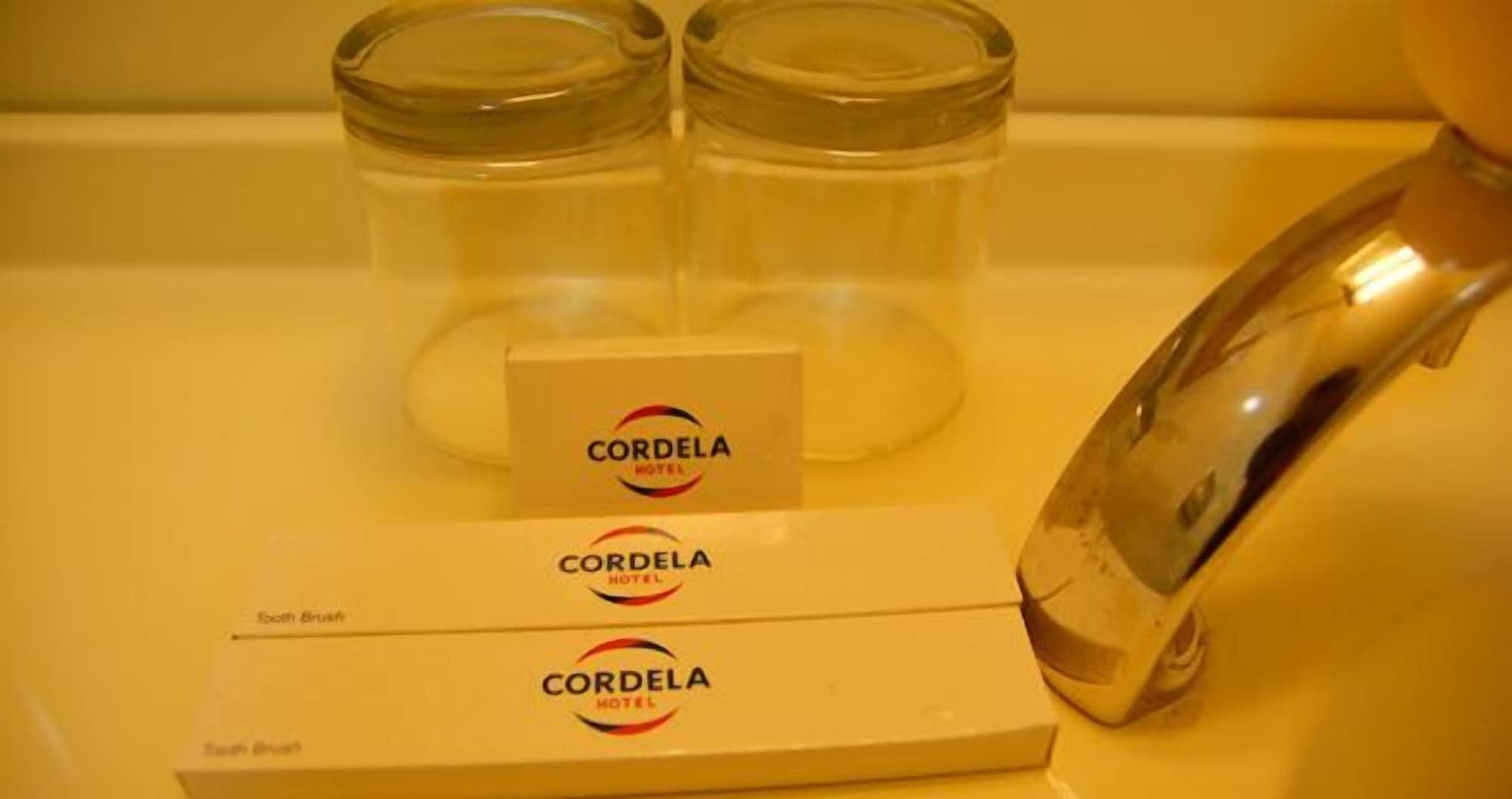 Cordela Hotel Чиребон Экстерьер фото