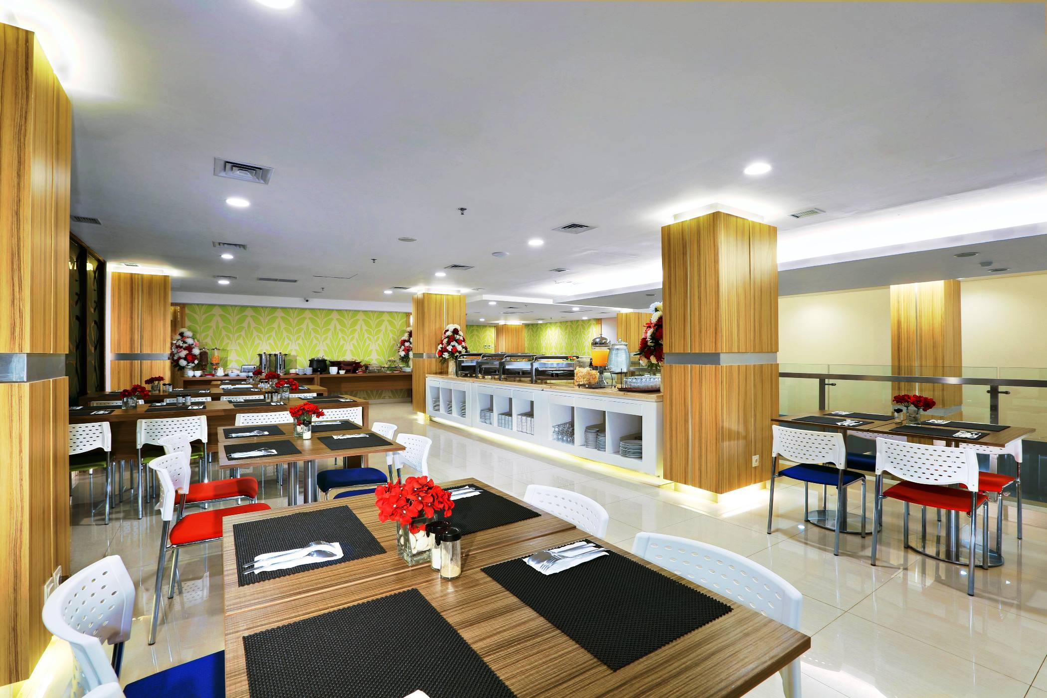 Cordela Hotel Чиребон Экстерьер фото