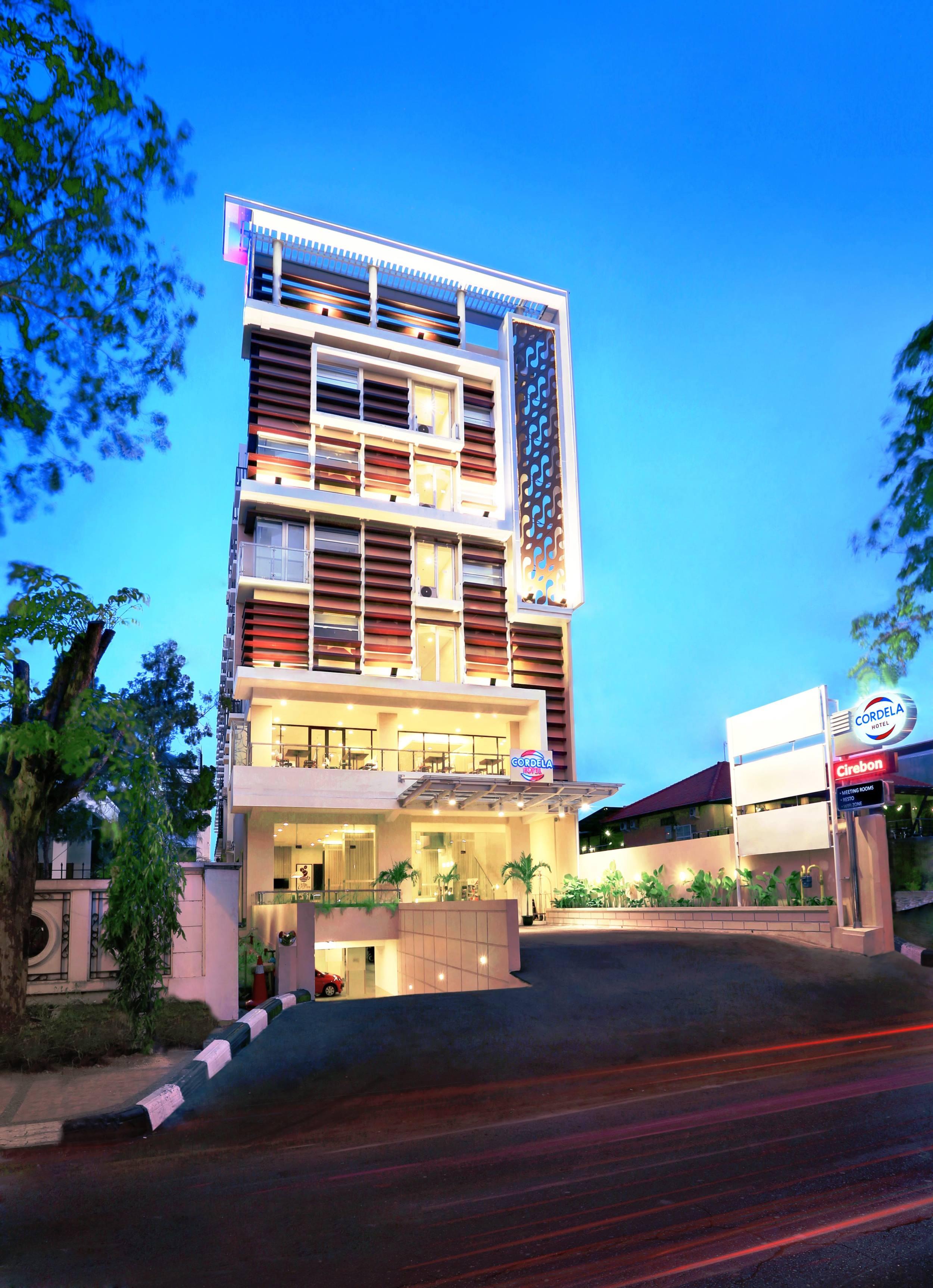 Cordela Hotel Чиребон Экстерьер фото
