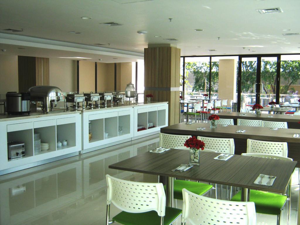 Cordela Hotel Чиребон Экстерьер фото