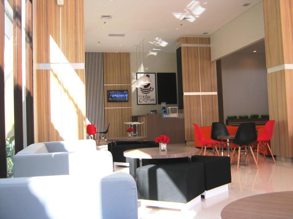 Cordela Hotel Чиребон Экстерьер фото